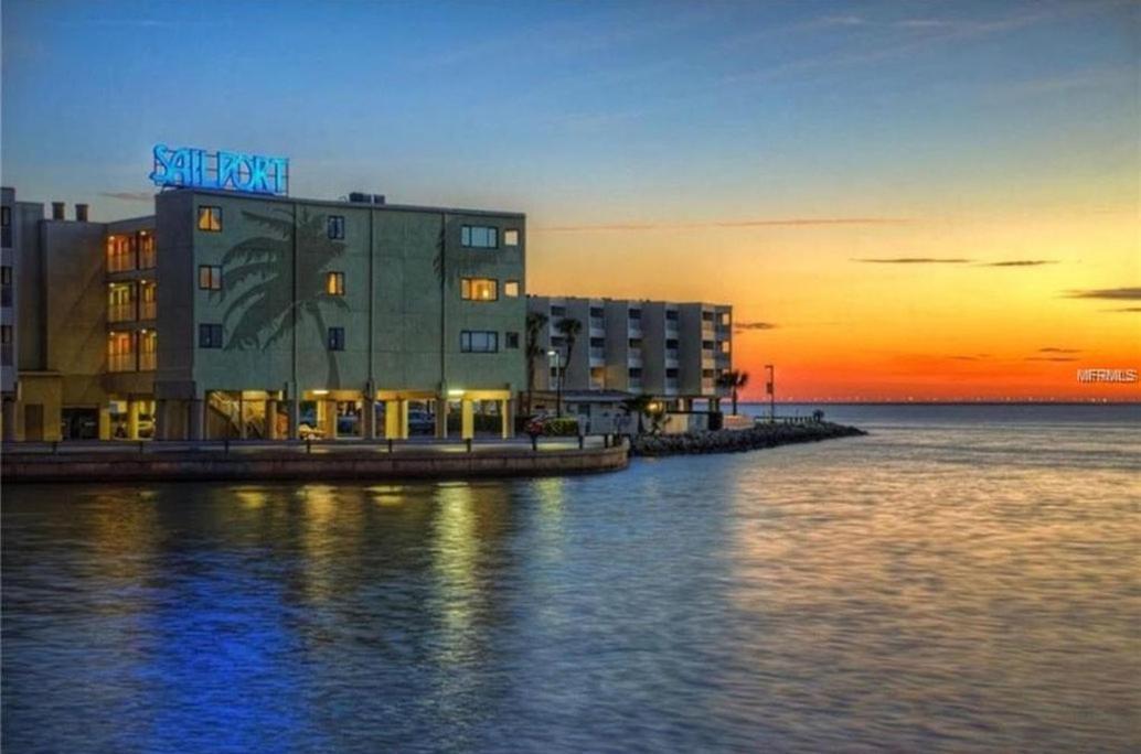 The Kondo Tiki Tampa Exteriör bild